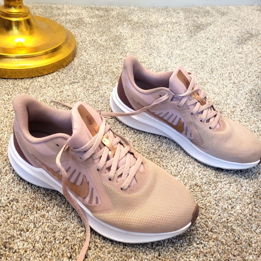 Women's Nike 10 Downshifter size 8 1/2